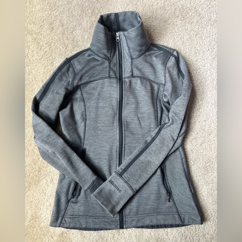 Marmot Women’s Size Medium Fleece lined workout jacket